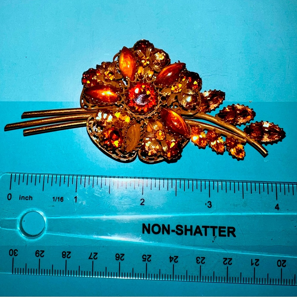 🧡Vtg Vendome shades of amber flower brooch🧡